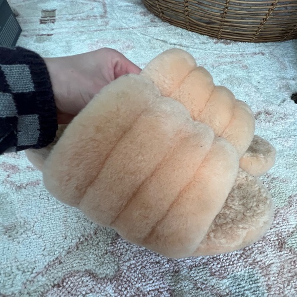 ugg slippers - Picture 2 of 5